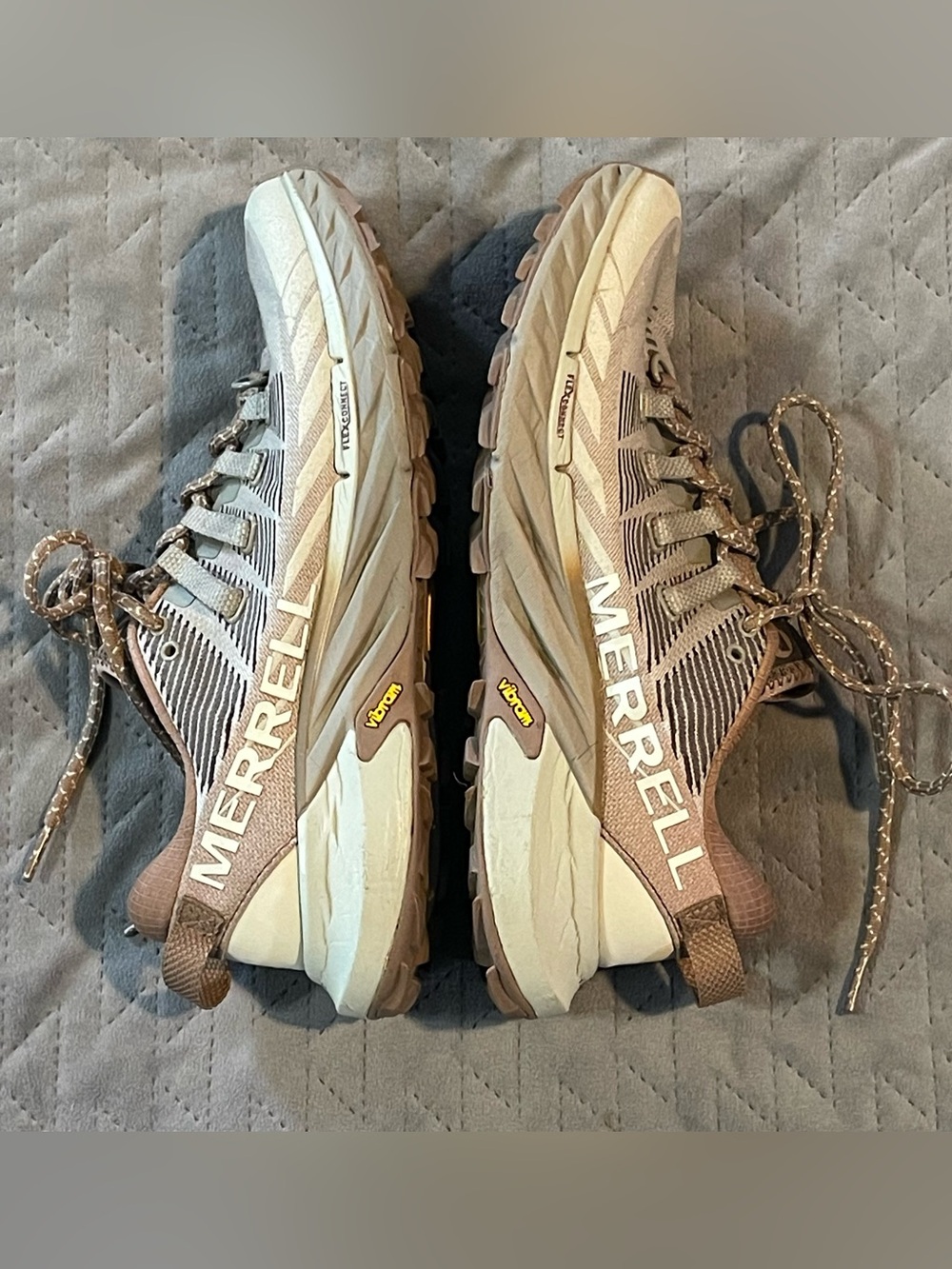 Merrell vibram sole sneakers womens 8.5 pre-owned condition